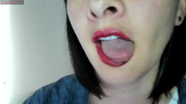 Snapshot of queen_fetish chatting on October 15, 2:28 pm queen fetish online show from October 15, 2:28 pm