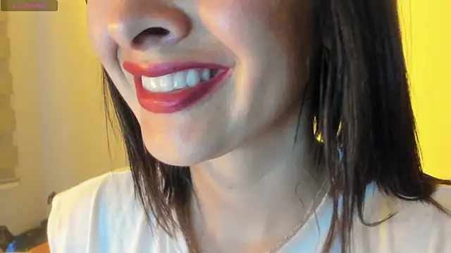 Snapshot of queen_fetish chatting on October 26, 10:32 am queen fetish online show from October 26, 10:32 am