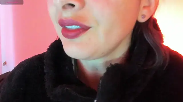 Snapshot of queen_fetish chatting on November 12, 10:48 am queen fetish online show from November 12, 10:48 am