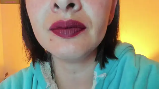 Snapshot of queen_fetish chatting on November 19, 10:37 am queen fetish online show from November 19, 10:37 am