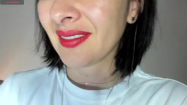 Snapshot of queen_fetish chatting on December 5, 12:47 pm queen fetish online show from December 5, 12:47 pm