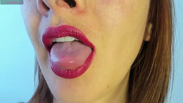 queen fetish online show from April 26, 2:48 pm