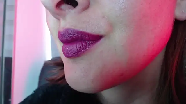 queen fetish online show from April 28, 9:09 pm