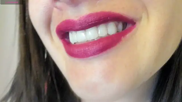 Snapshot of queen_fetish chatting on June 23, 9:51 am queen fetish online show from June 23, 9:51 am