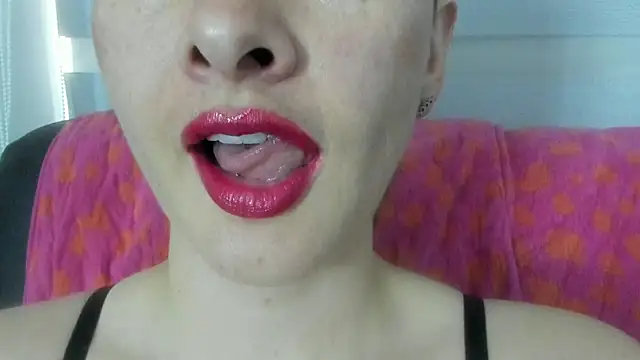 Snapshot of queen_fetish chatting on June 25, 4:00 pm queen fetish online show from June 25, 4:00 pm
