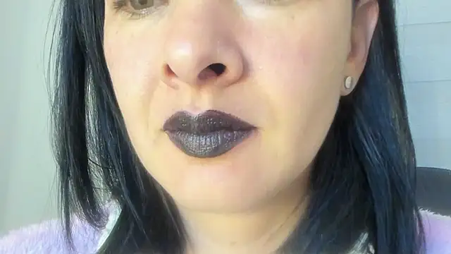 Snapshot of queen_fetish chatting on July 23, 10:24 am queen fetish online show from July 23, 10:24 am