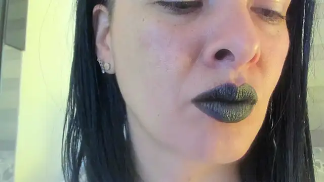 Snapshot of queen_fetish chatting on August 7, 3:47 pm queen fetish online show from August 7, 3:47 pm