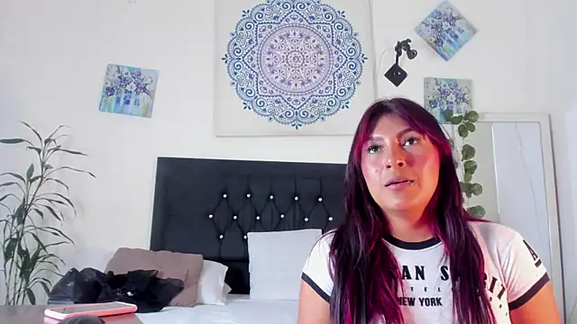 evelynjohnsoon online show from January 8, 6:41 pm