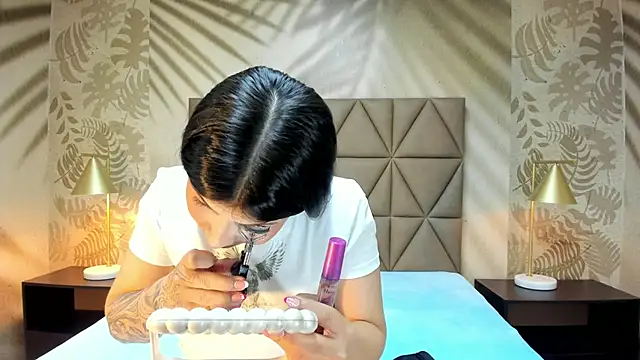 AnneDixie online show from July 10, 3:11 am