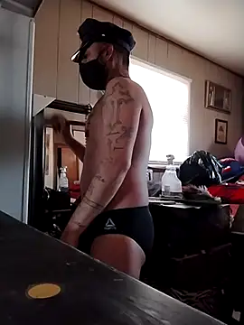 prettyboi6992 online show from December 16, 8:36 pm