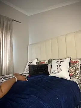 Bustygoddess32 online show from November 1, 12:29 pm