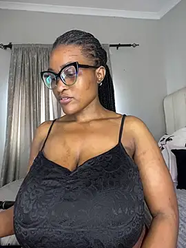 Bustygoddess32 online show from January 17, 5:56 am