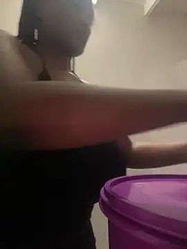 Bustygoddess32 online show from March 4, 4:02 pm