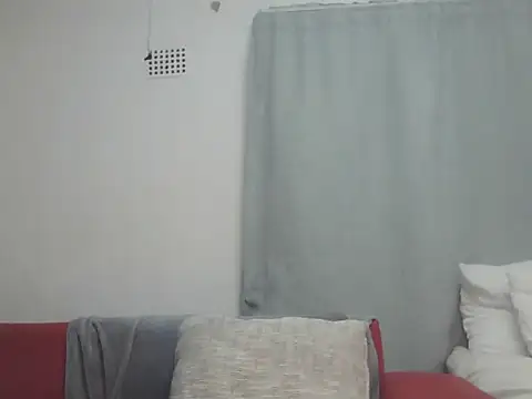 Snapshot of Sexxybella27 chatting on December 5, 8:27 pm Sexxybella27 online show from December 5, 8:27 pm