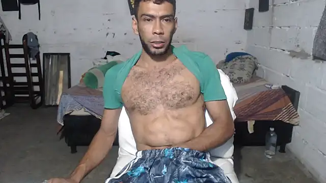 Snapshot of erik_alexander chatting on October 23, 2:44 am erik alexander online show from October 23, 2:44 am