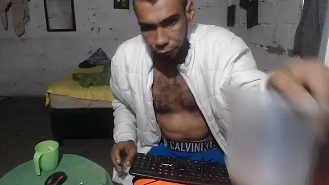 Snapshot of erik_alexander chatting on November 20, 10:20 pm erik alexander online show from November 20, 10:20 pm