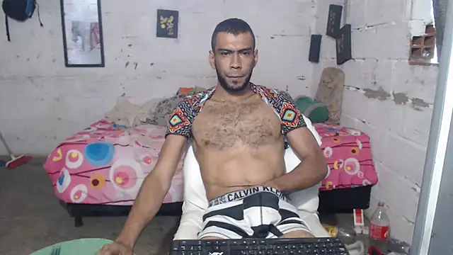 Snapshot of erik_alexander chatting on November 21, 10:08 pm erik alexander online show from November 21, 10:08 pm