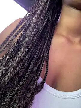 Snapshot of MilaDreama chatting on February 19, 4:00 pm MilaDreama online show from February 19, 4:00 pm