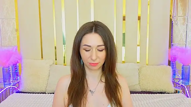 KimmmLi online show from June 16, 1:14 pm