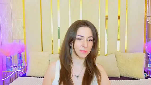 KimmmLi online show from June 17, 1:01 pm