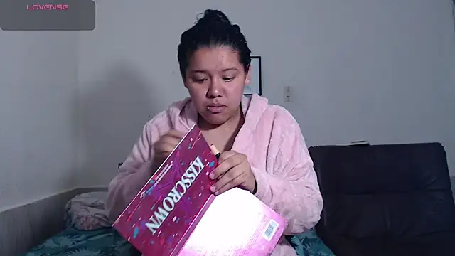 Snapshot of agata_22 chatting on May 24, 1:21 am agata 22 online show from May 24, 1:21 am