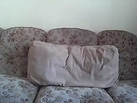 Snapshot of suarez1235 chatting on April 16, 7:42 am suarez1235 online show from April 16, 7:42 am