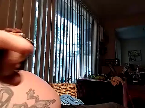 fukurbutt online show from December 3, 4:17 pm