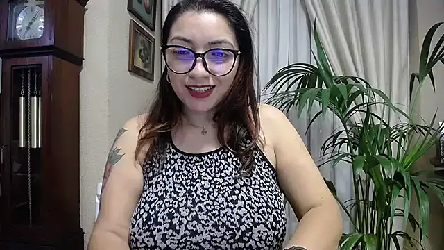 Snapshot of claudia chatting on April 16, 9:39 pm claudia online show from April 16, 9:39 pm