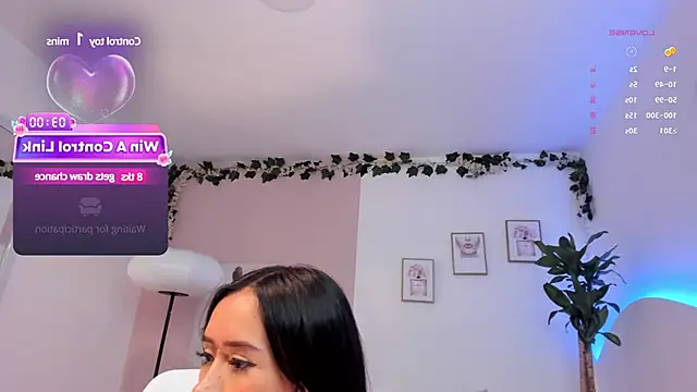 Snapshot of Kim_ev chatting on December 15, 11:45 am Kim ev online show from December 15, 11:45 am