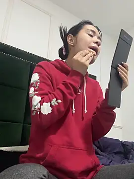 Snapshot of Kim_ev chatting on October 17, 4:26 am Kim ev online show from October 17, 4:26 am