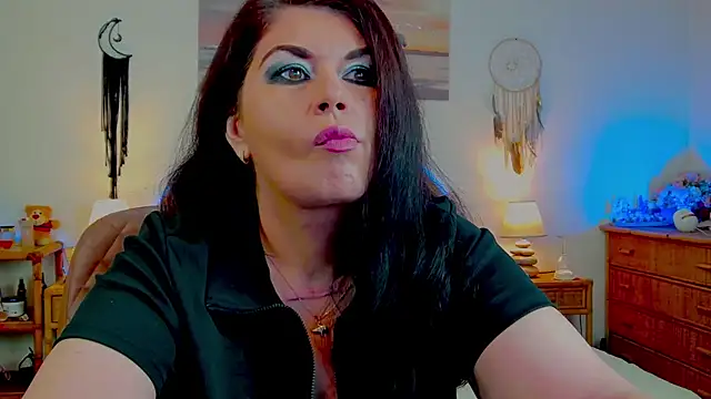 Snapshot of EllenGrace chatting on July 20, 9:12 am EllenGrace online show from July 20, 9:12 am