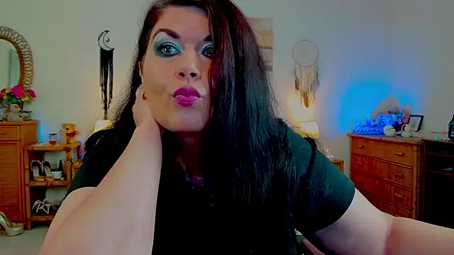 Snapshot of EllenGrace chatting on July 20, 10:39 am EllenGrace online show from July 20, 10:39 am