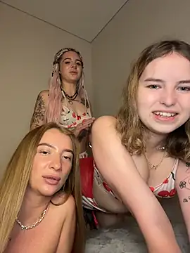 RollingGirls online show from August 1, 1:10 pm