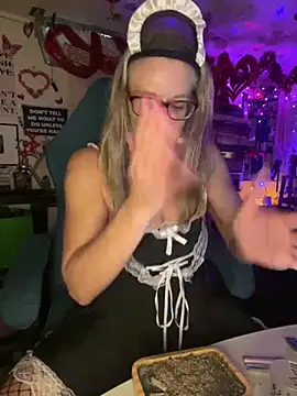 Snapshot of TrenaAnne chatting on February 16, 8:11 pm TrenaAnne online show from February 16, 8:11 pm