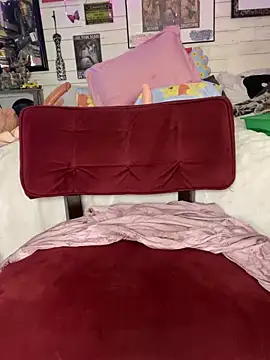 Snapshot of TrenaAnne chatting on February 26, 2:03 pm TrenaAnne online show from February 26, 2:03 pm