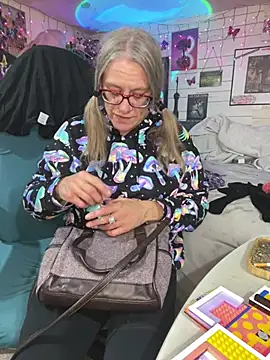 Snapshot of TrenaAnne chatting on February 27, 11:48 pm TrenaAnne online show from February 27, 11:48 pm