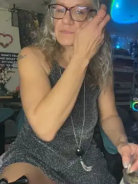 Snapshot of TrenaAnne chatting on March 22, 3:41 am TrenaAnne online show from March 22, 3:41 am