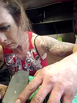 Snapshot of cdressupdiva chatting on March 2, 11:29 am cdressupdiva online show from March 2, 11:29 am