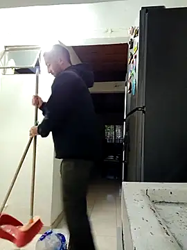 Snapshot of sebasxx97 chatting on September 19, 10:49 am sebasxx97 online show from September 19, 10:49 am