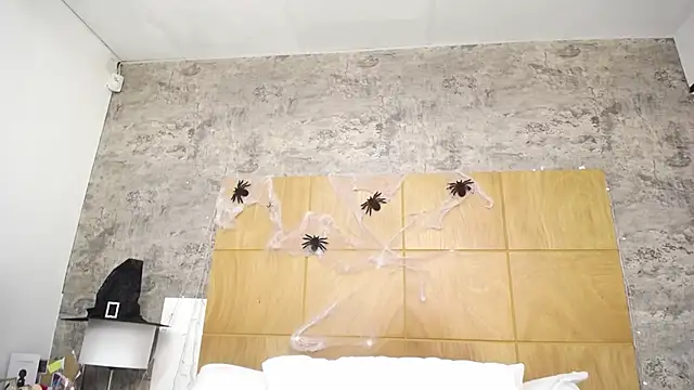 JainaRogers online show from October 30, 5:24 pm