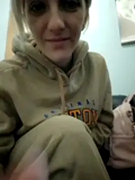 Snapshot of RileyLanna chatting on November 13, 3:38 am RileyLanna online show from November 13, 3:38 am