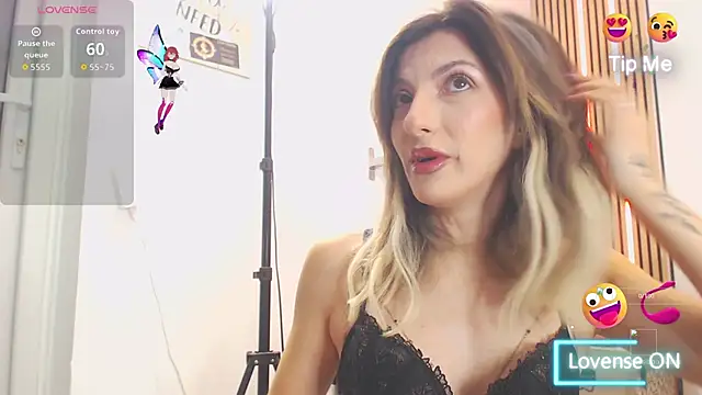 Snapshot of RileyLanna chatting on November 28, 5:10 am RileyLanna online show from November 28, 5:10 am