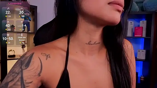 Snapshot of Alaia_Asuka chatting on June 19, 1:10 am Alaia Asuka online show from June 19, 1:10 am
