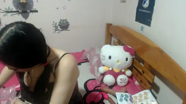 Snapshot of montthbluee chatting on November 25, 1:05 am montthbluee online show from November 25, 1:05 am