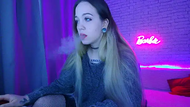 -Stacyy- online show from December 5, 5:05 am