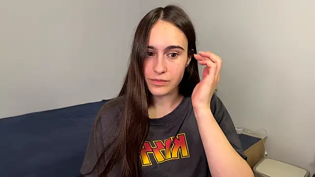 Snapshot of AliceKolltt chatting on May 28, 8:28 pm AliceKolltt online show from May 28, 8:28 pm