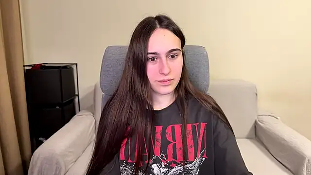 Snapshot of AliceKolltt chatting on June 4, 8:48 pm AliceKolltt online show from June 4, 8:48 pm