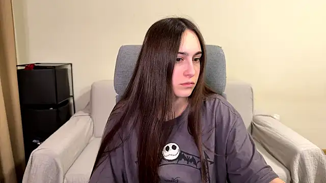 Snapshot of AliceKolltt chatting on June 5, 10:48 pm AliceKolltt online show from June 5, 10:48 pm