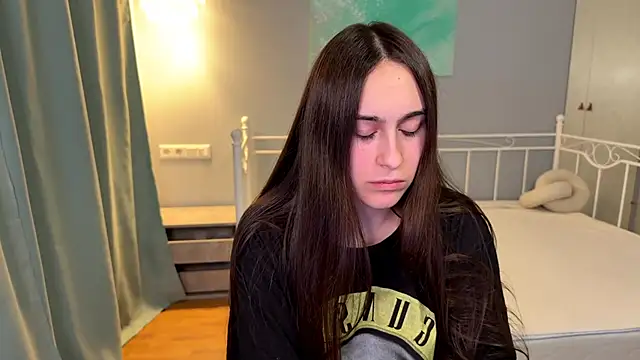 Snapshot of AliceKolltt chatting on June 14, 10:12 pm AliceKolltt online show from June 14, 10:12 pm