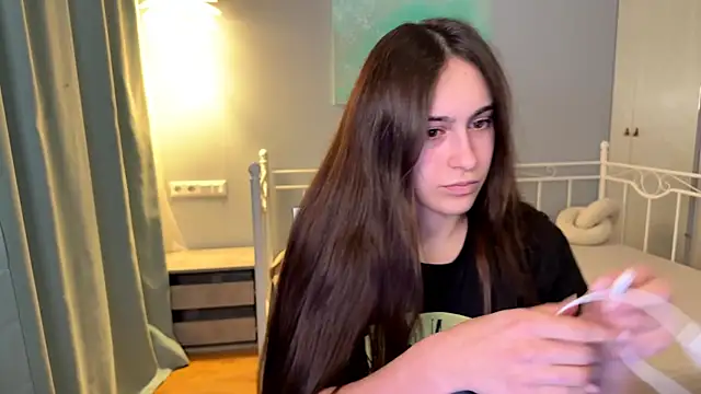 Snapshot of AliceKolltt chatting on June 15, 5:59 pm AliceKolltt online show from June 15, 5:59 pm